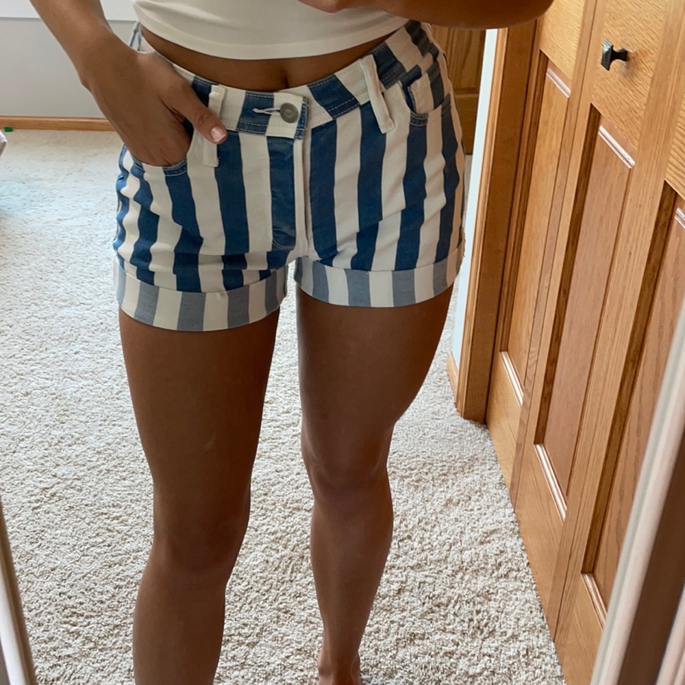 Hollister mom short